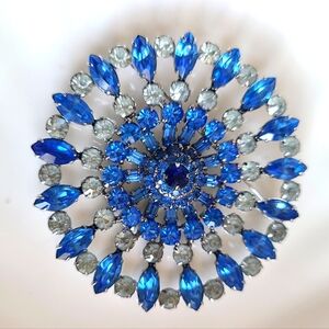 Vintage 1950s Large Round Sterling Silver Blue White Royal Crystal Brooch Pin